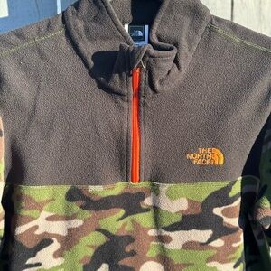 The North Face Camo Sweater Boy’s 18/20 XL Youth Fleece Jacket Green Brown Black